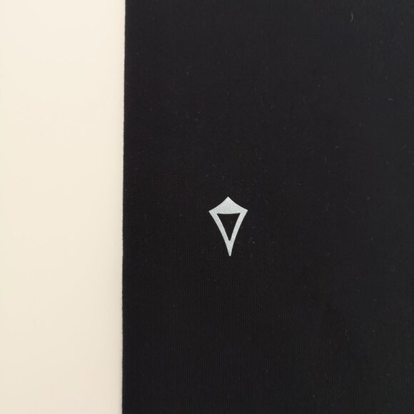 NWT IVIVVA by LULULEMON Black Luon Rhythmic Tight Pants Reversible Girl's 14 - Picture 6 of 7